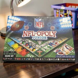 Masterpiece NFL-Opoly Junior Board Game Collector's Edition Set
